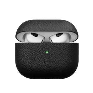KeyBudz PodSkinz ādas maciņš AirPods 3 austiņām, parādīts atvērts ar baltām austiņām iekšpusē uz balta fona