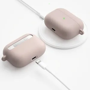 KeyBudz podSkinz HybridShell AirPods Pro -kotelo pastellinvaaleanpunaisena, kuvattuna suljettuna ja avoinna avainrengaslenkillä