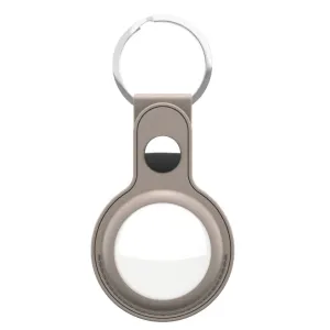 KeyBudz: nahkainen AirTag-avaimenperäpidike hopeanvärisellä avainrenkaalla, hiekanbeige, avaimiin ja laukkuihin