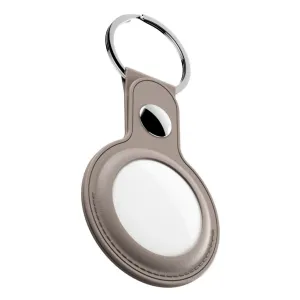 KeyBudz-nahkainen AirTag-avaimenperäpidike hiekanbeigenä, metallisella avainrenkaalla ja nepparilukituksella
