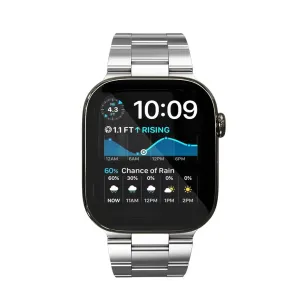 KeyBudz Spectra Series roostevabast terasest hõbedane Apple Watchi rihm, mida on näidatud Apple Watchil lülidest koosnevate metall-lülidega.