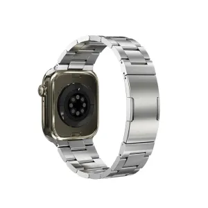 KeyBudz Spectra Series roostevabast terasest hõbedane Apple Watchi rihm, näidatud Apple Watchi külge kinnitatuna