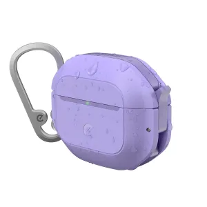 KeyBudz ElementProof AirPods 4. sukupolven kotelo värissä Wild Lavender, karabiinikiinnikkeellä ja kuvioidulla vedenpitävällä muotoilulla