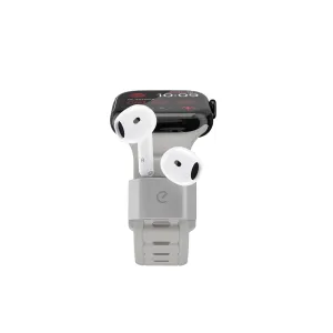 KeyBudz Sync+ Series rem till Apple Watch med integrerad AirPods-hållare, visad i stengrått med AirPods isatta.