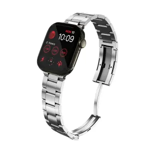 KeyBudz Spectra Series liten Apple Watch-rem i rustfritt stål med foldespenne, vist på en Apple Watch.