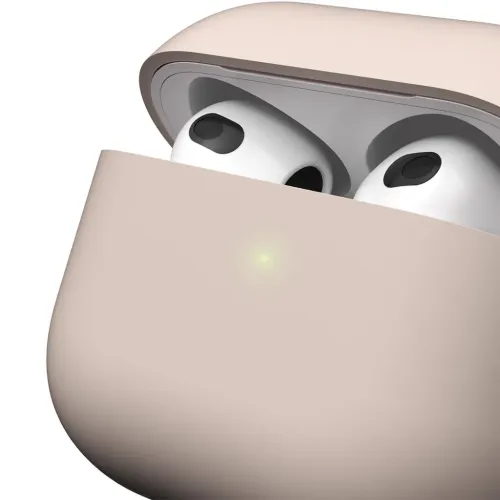 Fodral för AirPods 3 i pastellrosa, närbild med öppnat lock som visar öronsnäckorna och en liten grön LED-indikator framtill.