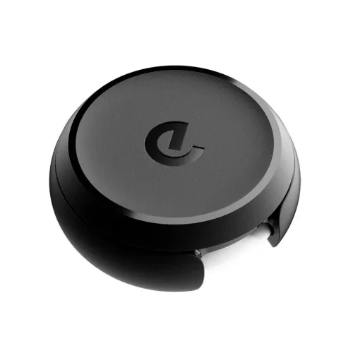 KeyBudz EZ Mount för AirTag i svart, rund låg profil med greppig yta, sidoutskärning som visar vit kant och diskret logotyp.