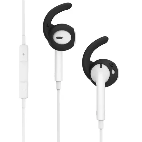 EarBuddyz öronkrokar i svart på vita Apple EarPods, med böjda krokar och synliga utskärningar samt kabel med treknapps-fjärr.