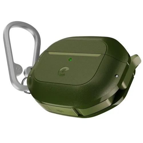 Skogsgrönt AirPods 3-fodral med robust yta, front-LED och logotyp, sidolås och portlucka, samt silverfärgad karbinhake.